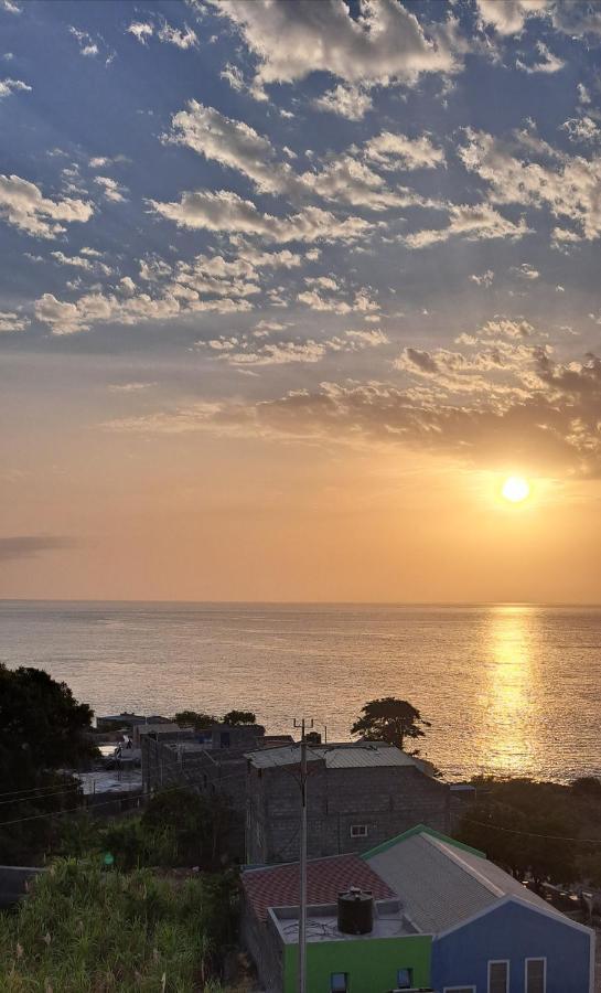 Seladinha Kaza Ladera Bed & Breakfast エクステリア 写真